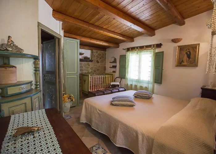 Degli Artisti Villa *